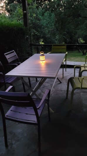 Outdoor dining