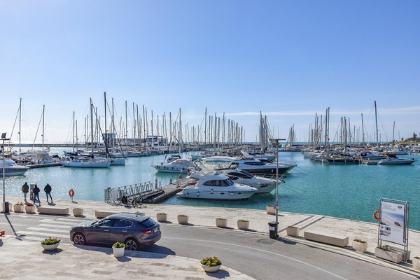 Marina