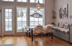 Interior - 4 bedroom stunning home in Sjusjøen (Sjusjøen)