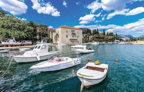 Marina - Cozy apartment in Kastel Luksic (Kastel Luksic)