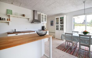 Dining - Gorgeous home in Ejstrupholm with WiFi (Ejstrupholm)