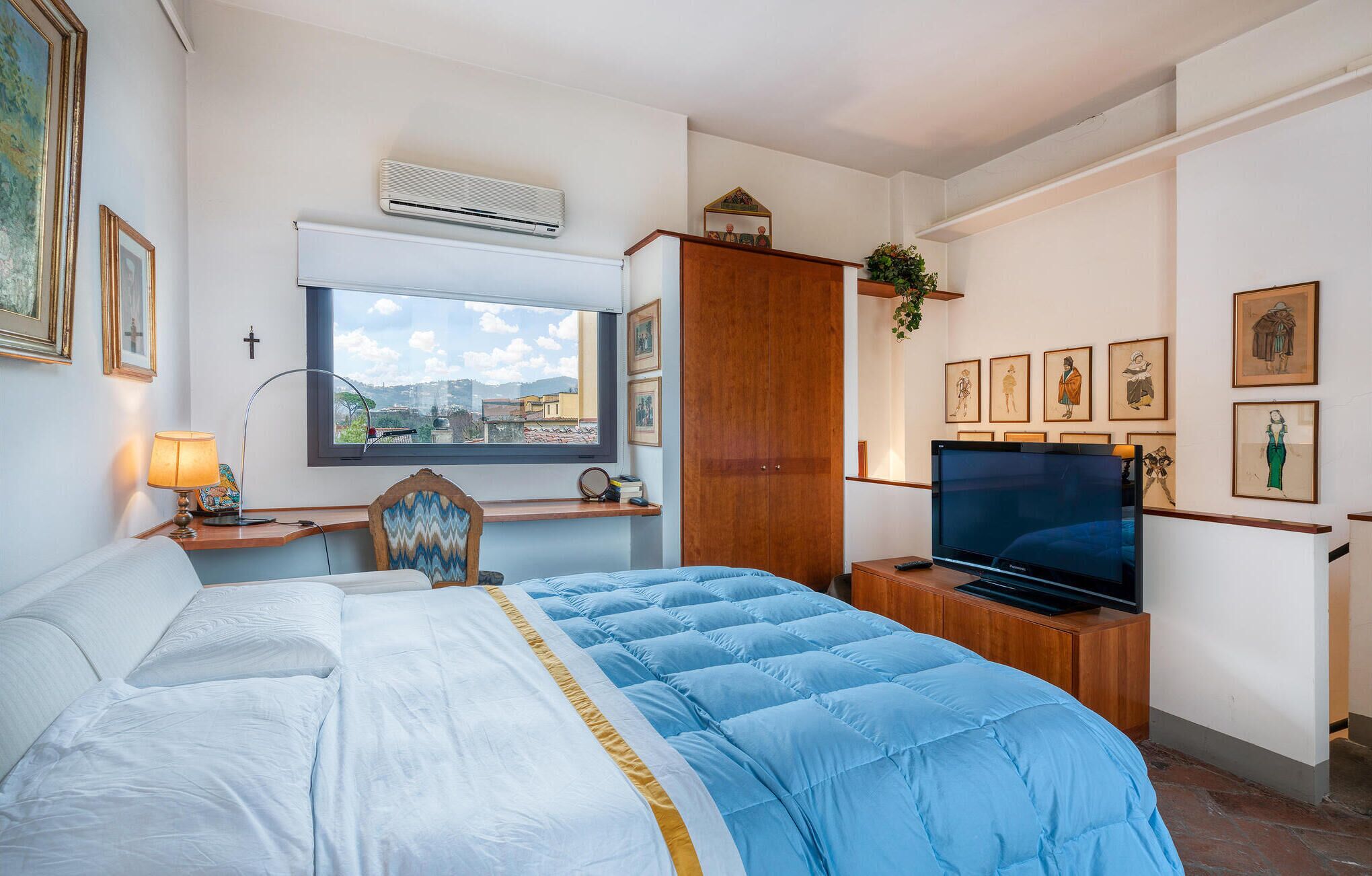 1 bedroom, travel cot, free WiFi, bed sheets