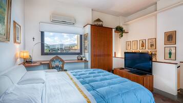 1 bedroom, travel cot, free WiFi, bed sheets