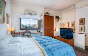 1 camera, culla da viaggio, Wi-Fi gratuito, lenzuola