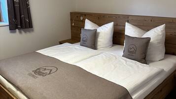 3 bedrooms, WiFi, bed sheets