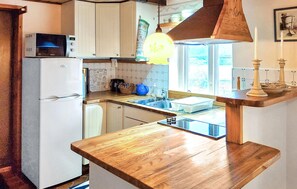 ثلاجة، موقد طهي مسطح، ماكينة لصنع القهوة/الشاي