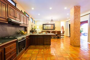 Fridge, microwave, oven, stovetop - Casa Isabella at Pedregal, Cabo San Lucas (Pedregal)