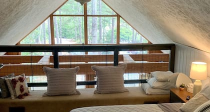 Lake Keowee, golf, hike, pool, waterfalls, mountains, vacation wonderland.