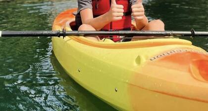 Lake Keowee, golf, hike, mountains, waterfalls, pool, 2bdrm vacation wonderland!