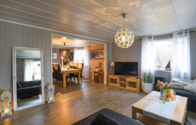 Nice home in Strömstad with WiFi
