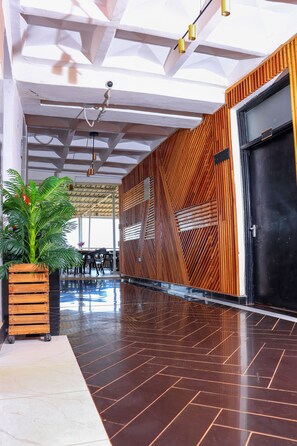 Coffee shop - The Hotel Ezri (Meru)