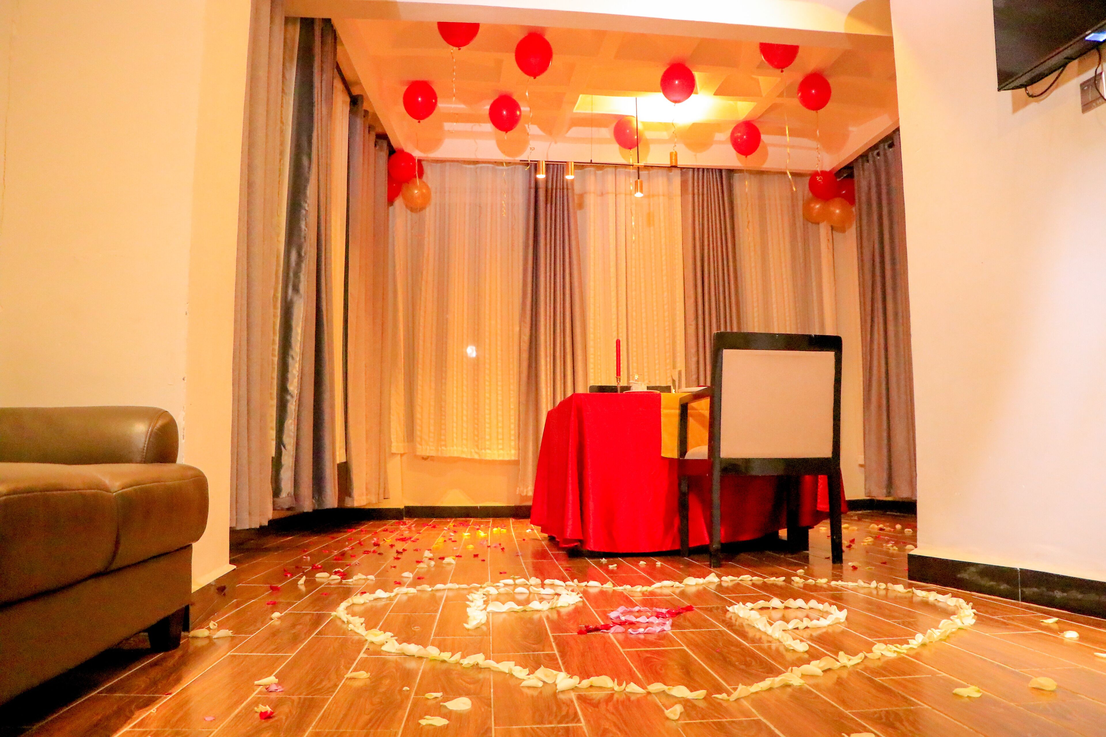 Frühstück, Mittagessen, Abendessen, lokale und internationale Küche 