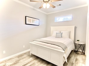 2 bedrooms, desk, iron/ironing board, free WiFi