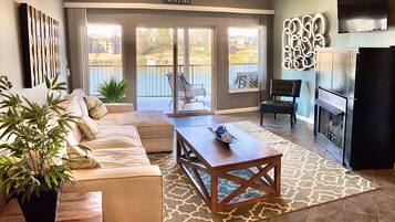 Smart TV, Netflix, Hulu, streaming services