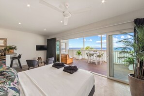 Ocean View Suite | 고급 침구, 객실 내 금고, 노트북 작업 공간, 암막 커튼