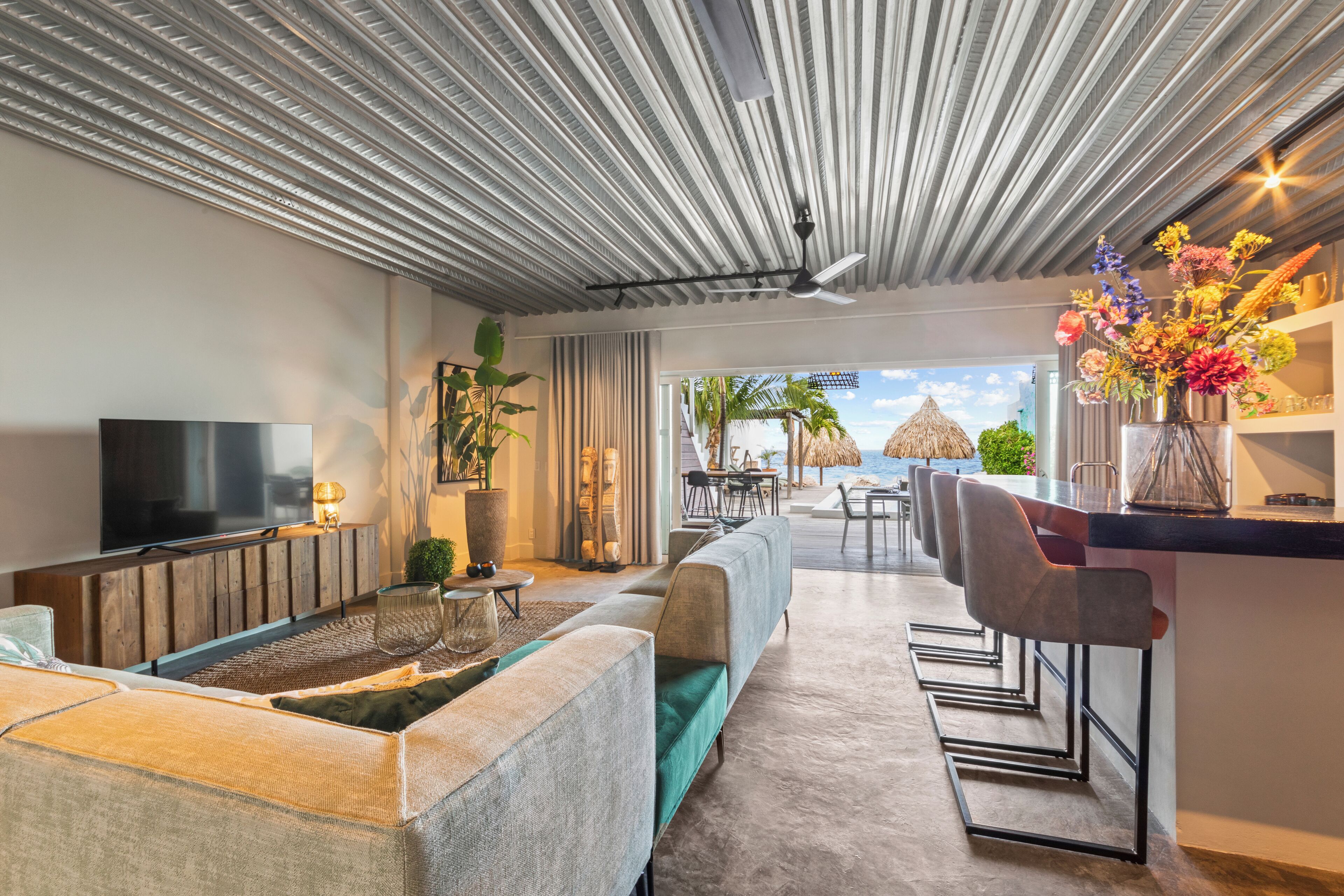 Deluxe appartement, 2 slaapkamers, privézwembad, uitzicht op oceaan | Woonruimte | Een smart-tv, Netflix en streamingdiensten