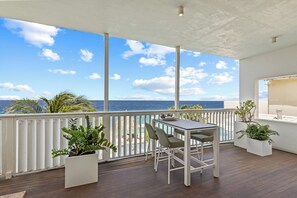 Ocean View Suite | Terrace/patio - PM78 Boutique Apartments (Willemstad)