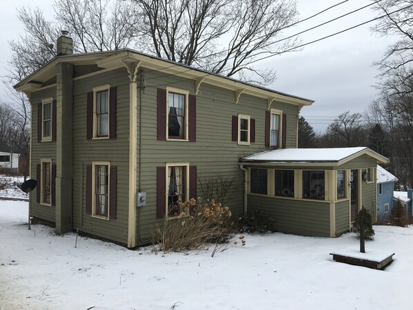 Exterior - Cozy Country Home minutes from Cooperstown and Dreams Park - a home run! (Cooperstown)
