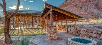 Casa De Paz at La Estancia Kanab-Gateway To National Parks & The Grand Circle!