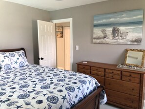 3 bedrooms, desk, iron/ironing board, free WiFi