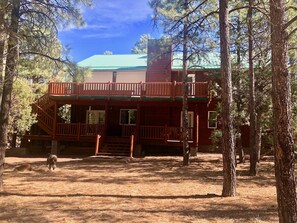 Exterior - Majestic Mountain Getaway - Jenson's TreeHouse, a Spacious Cabin Retreat. (Show Low)