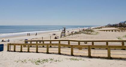3 BRs; ensuite baths; Close to Beach, Boardwalk; ready for Fun in the Sun