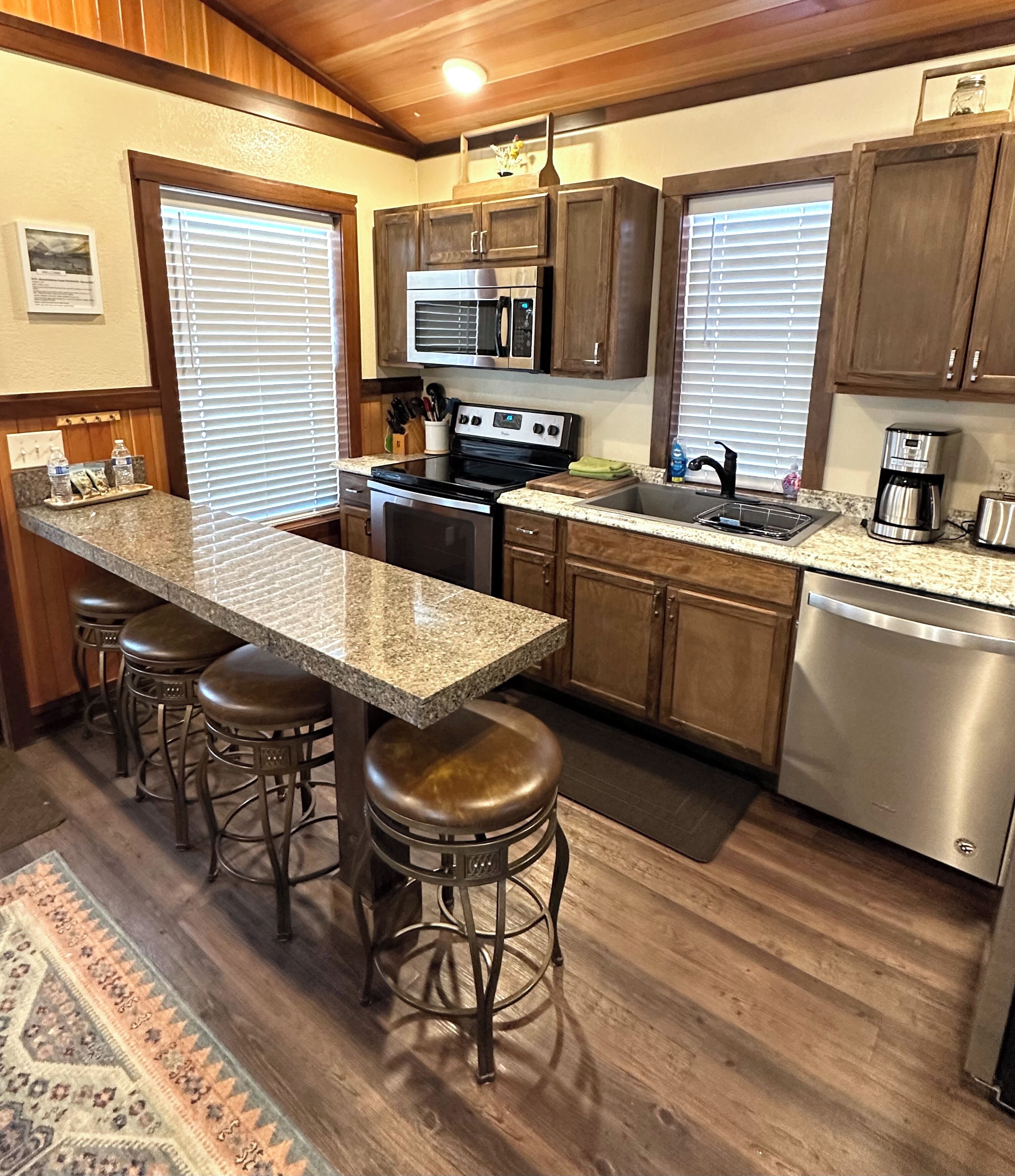 Refrigerador, microondas, horno y lavavajillas 