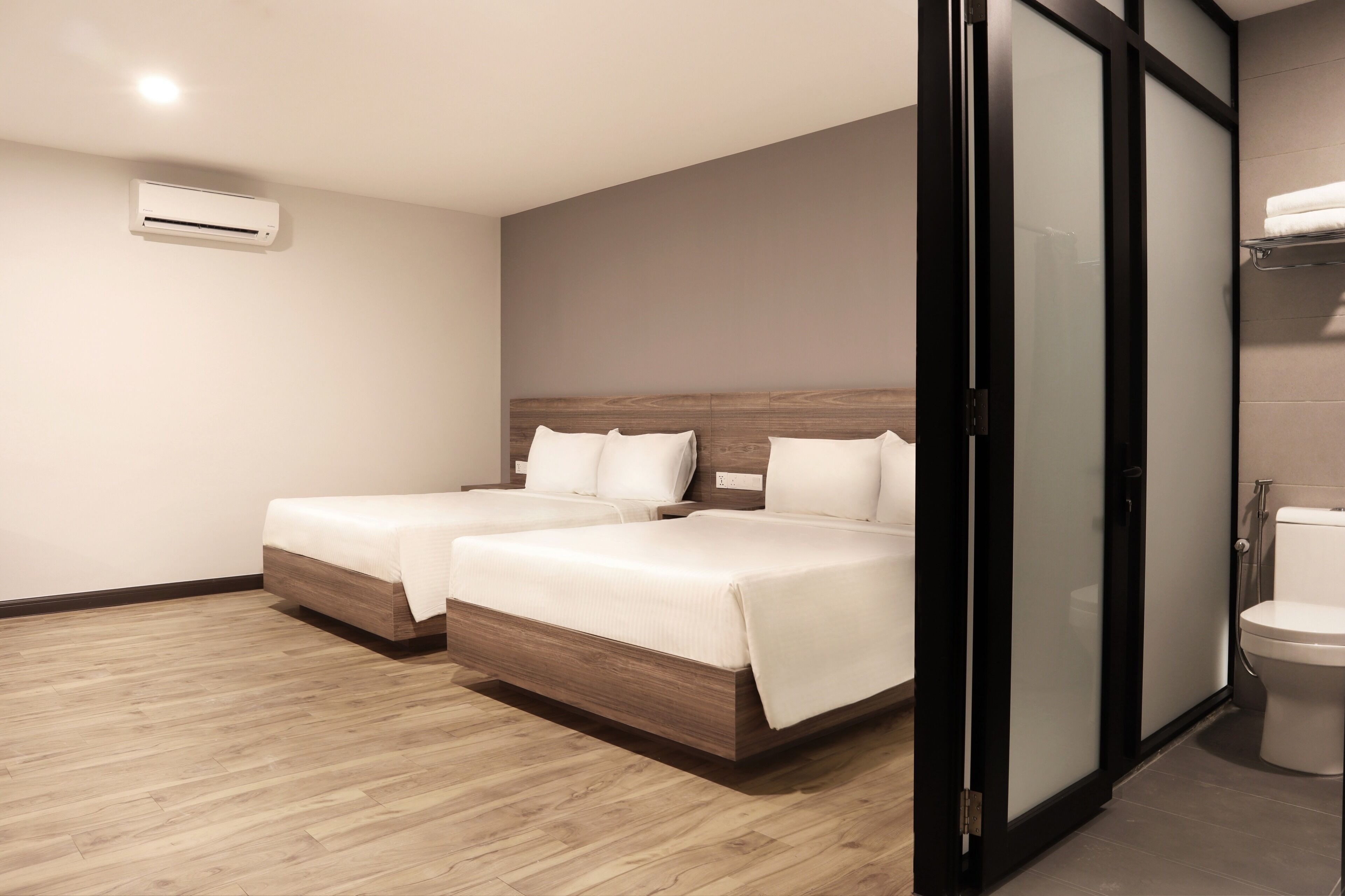 Habitación familiar | Escritorio, wifi gratis y ropa de cama 