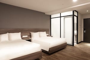 Chambre Familiale | Bureau, Wi-Fi gratuit, draps fournis