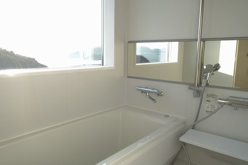 深めの浴槽