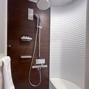 Bathroom shower - MY LODGE Naoshima (Naoshima)