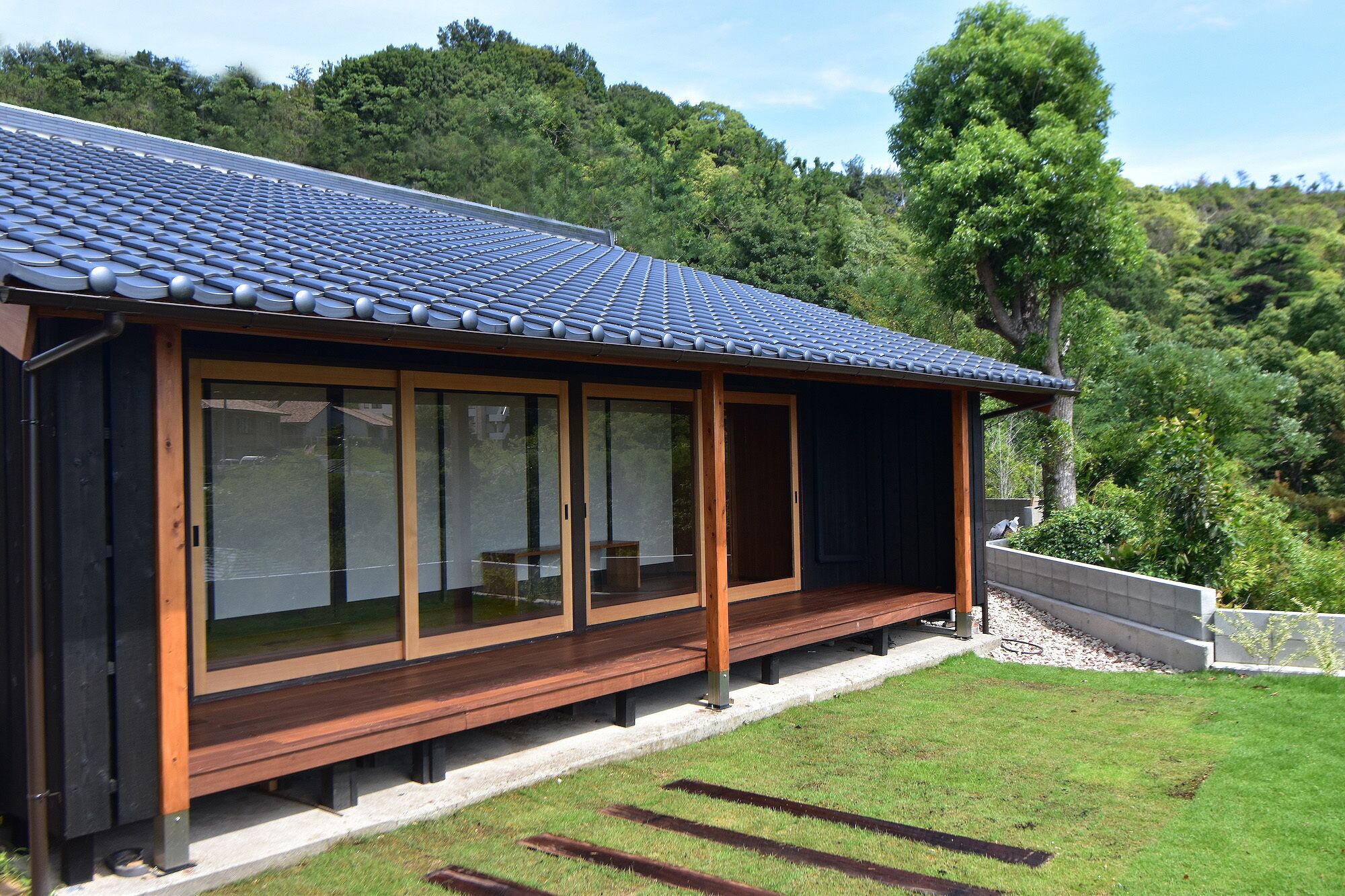 Down comforters, free WiFi, bed sheets