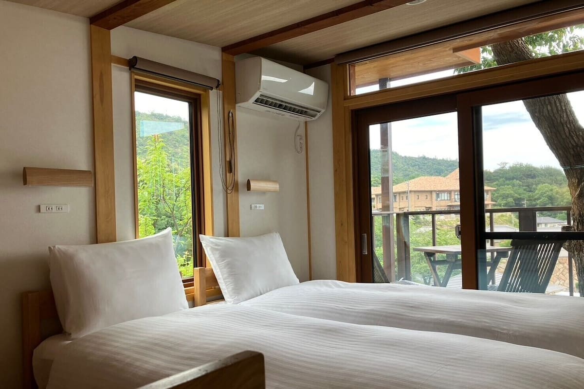 Villa, 1 camera da letto, non fumatori, terrazzo (Oak tree house, with Private Sauna) | 1 camera, copriletto in piuma, Wi-Fi gratuito, lenzuola