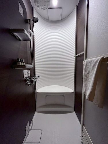 バスルームのシャワー