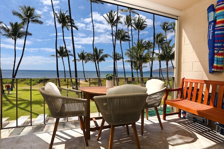 Oceanfront, Exceptionally Remodeled, Split A/C, King bed, OH the sunsets