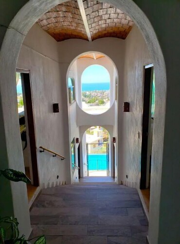 Beautiful sea view home 