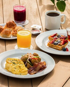 Petit déjeuner buffet compris tous les jours