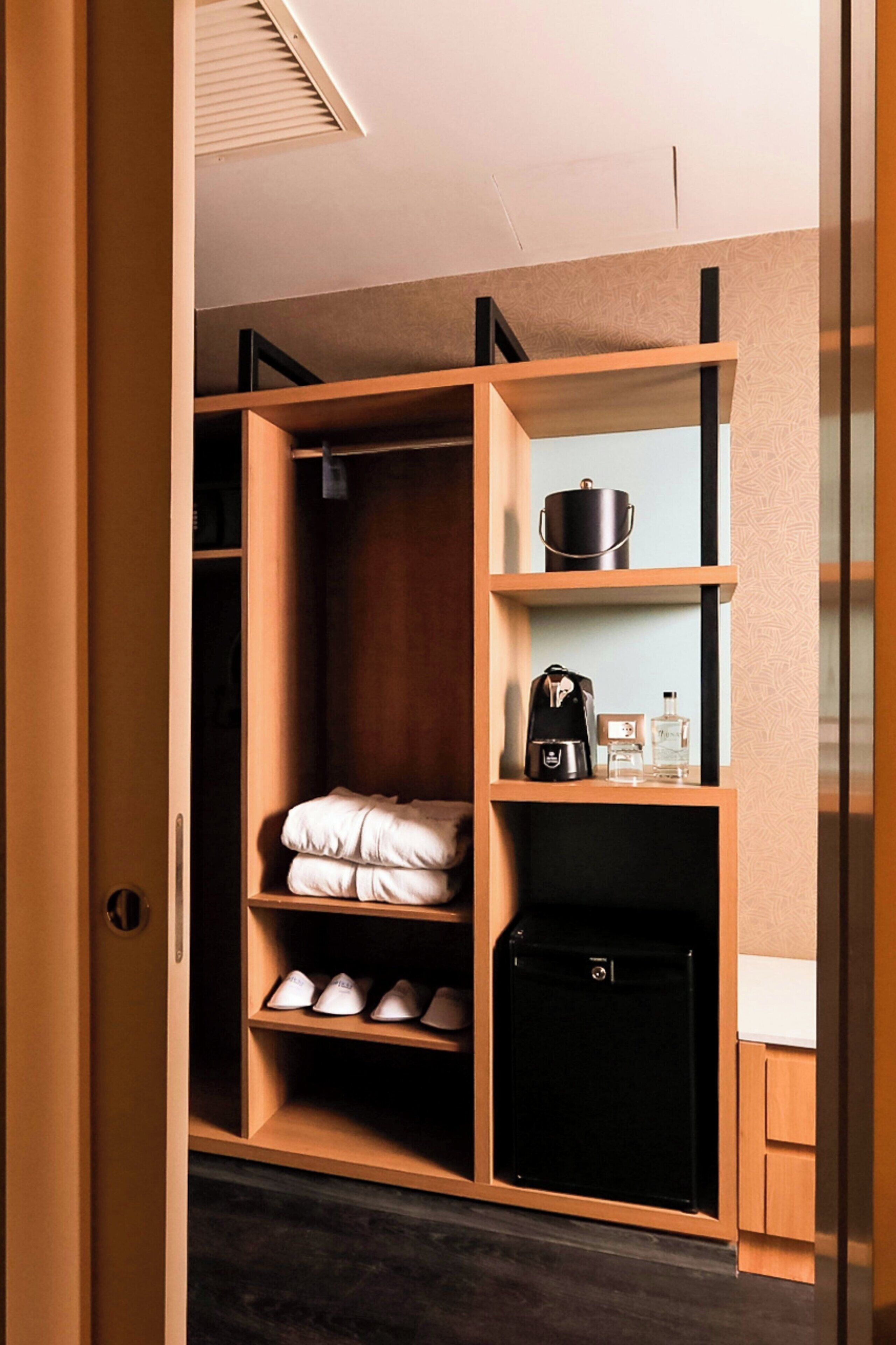 Room, 1 King Bed, City View | Egyptian cotton sheets, premium bedding, minibar, in-room safe