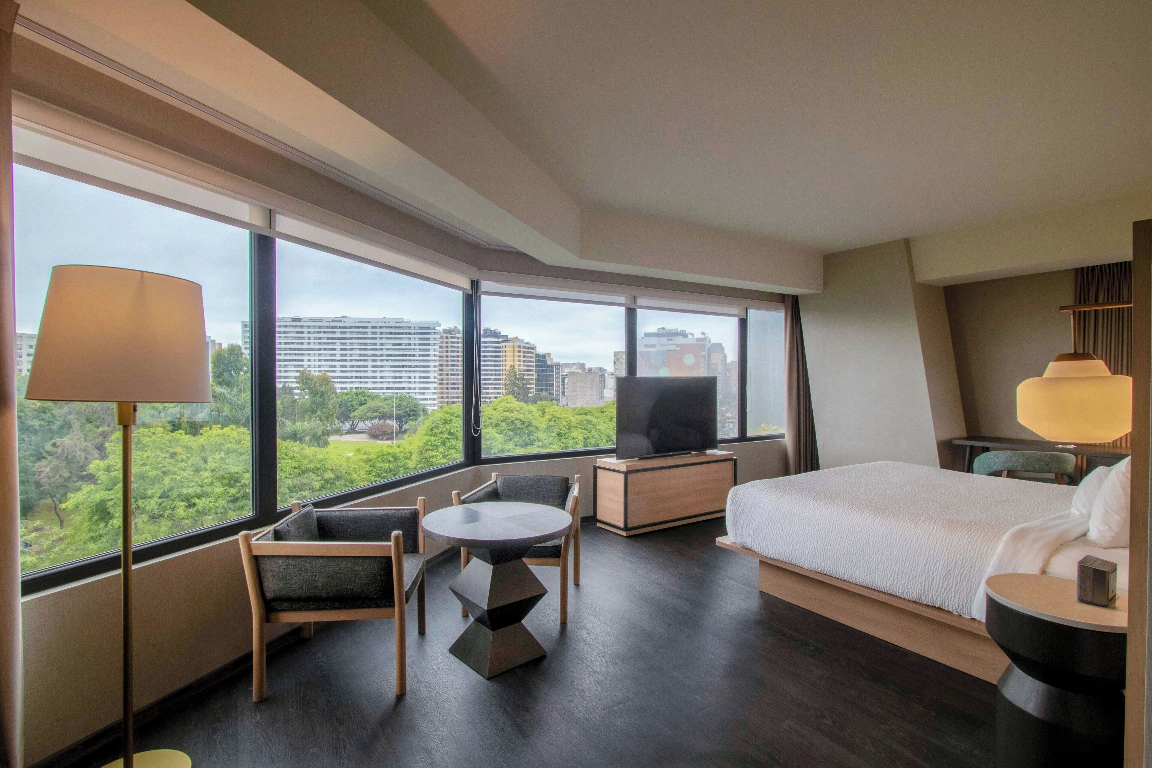 Panoramic Room, 1 King Bed, City View | Egyptian cotton sheets, premium bedding, minibar, in-room safe