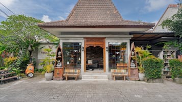 Bagian depan properti