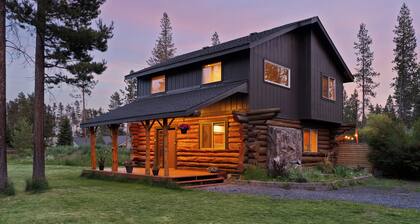 Cascade Getaway, Hot Tub, Fenced Acre, Pet Friendly