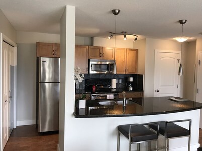 2 BR, 2 BA Newly Renovated Condo with Pool