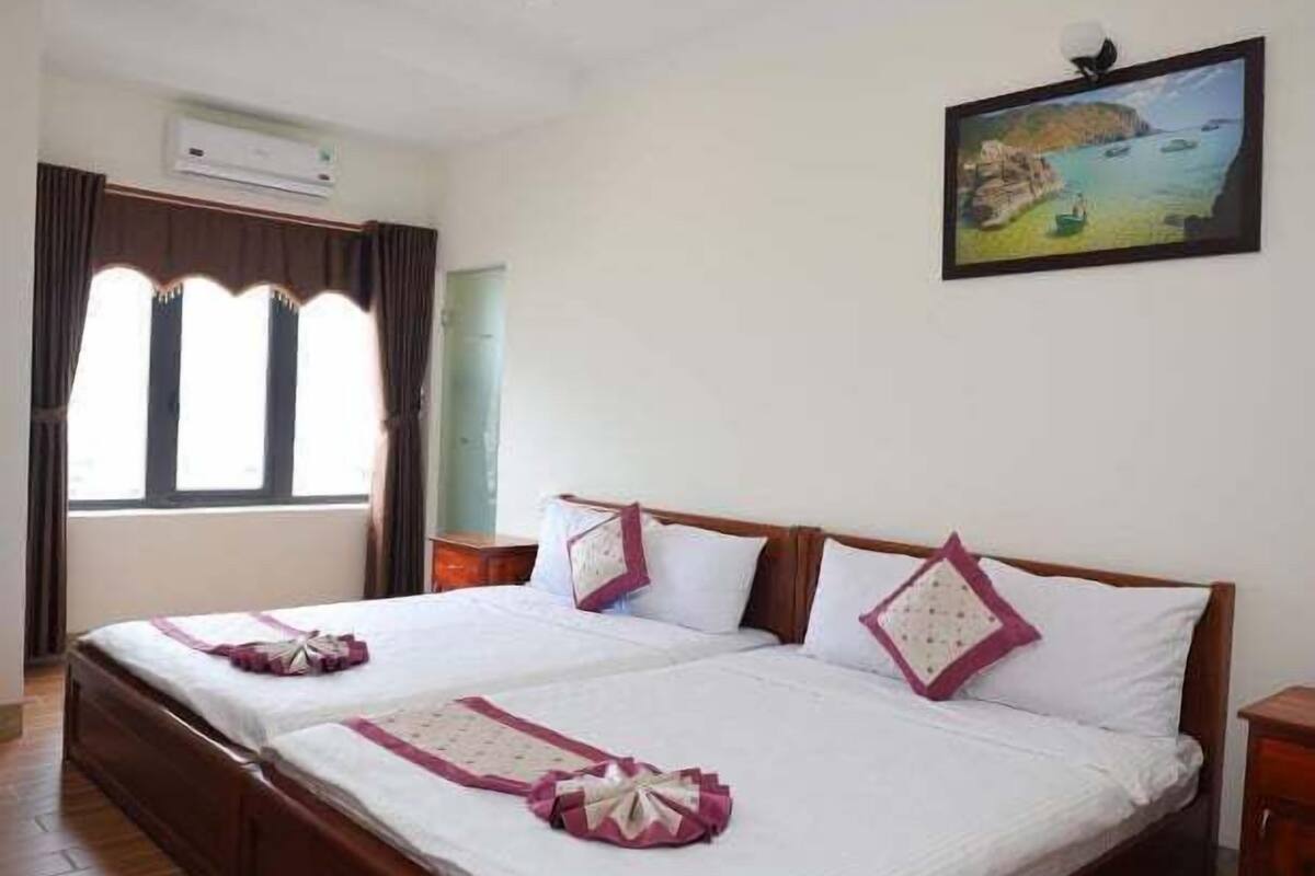 Superior Double Room | Hypo-allergenic bedding, minibar, desk, iron/ironing board