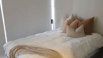 2 habitaciones, escritorio, tabla de planchar con plancha y wifi gratis