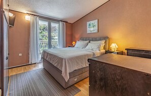 7 chambres, lit parapluie, Wi-Fi gratuit, draps fournis