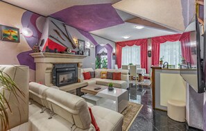 TV, fireplace - Beautiful home in Medulin (Medulin)