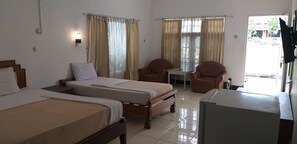 Family Triple Room | Soundproofing, free WiFi - Intan Hotel Purwakarta (Purwakarta)