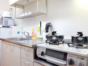 Nestay Suite Tokyo Shibuya | Private kitchenette