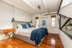 2 bedrooms, premium bedding, pillow-top beds, individually decorated - StayCentral - Fitzroy Converted Warehouse Penthouse (Fitzroy)