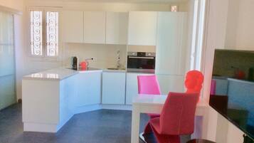 Fridge, microwave, oven, dishwasher